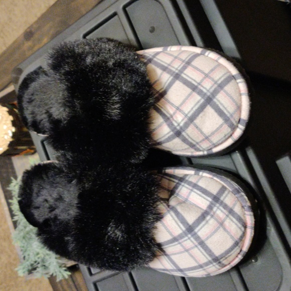 Lane Bryant Shoes - Lane Bryant Pink and black fur and plaid slippers size 7.5